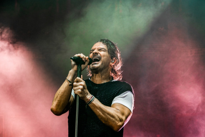 Ricardo Arjona inició su gira "Blanco y negro" en Estados Unidos.