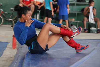 La luchadora ecuatoriana Lissette Antes durante una de sus jornadas de preparación de cara al Campeonato Panamericano Sénior, que se celebrará en mayo en suelo mexicano.