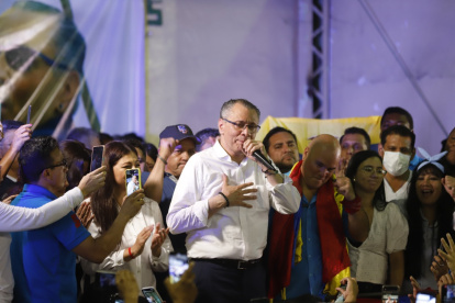 Jorge Glas durante su llegada a Guayaquil