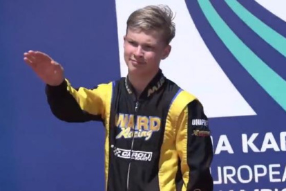 Artem Severyukhin, de 15 años, cuando hizo el gesto en el torneo Europeo.