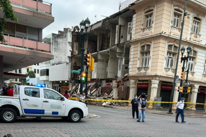 Edificio Patrimonial en Guayaquil se desploma.