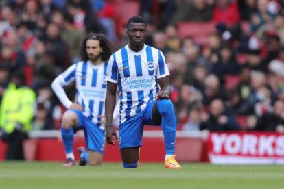Moisés Caicedo, jugador ecuatoriano del Brighton, minutos antes del partido ante el Arsenal.