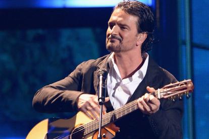 Las cinco mil velas, serán las únicas que alumbren el recinto donde se realizará el concierto del cantante guatemalteco.