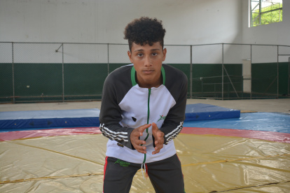 Clismann Carracedo, luchador manabita, es un deportista que ha conseguido medallas desde las categorías menores.