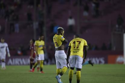 Barcelona perdió 3-1 en Argentina ante Lanús, por la segunda fecha del grupo A de la Copa Sudamericana.