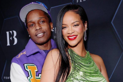 La pareja de artistas inició su romance en la pandemia y están esperando su primer hijo.