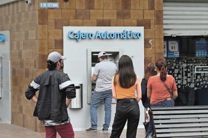 Una buena educación financiera es más que necesaria para los jóvenes que obtienen su propio dinero, según ellos mismos reconocen.