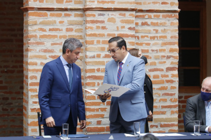 Concurso. Fausto Murillo, presidente de la Judicatura, recibió de Hernán Ulloa la conformación de una veeduría.