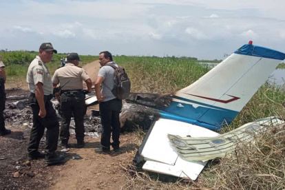 Personal policial de diferentes unidades acudieron al sitio para recabar indicios del hallazgo.
