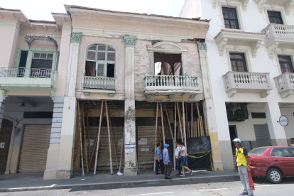 Casa Maldonado. El bien está ubicado en las calles Víctor M. Rendón, entre Pedro Carbo y Pichincha; y su estado es deplorable.
