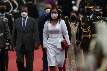 Fotografía de archivo en la que se registró a la presidenta de la Asamblea Nacional de Ecuador, Guadalupe Llori (c), en Quito (Ecuador).