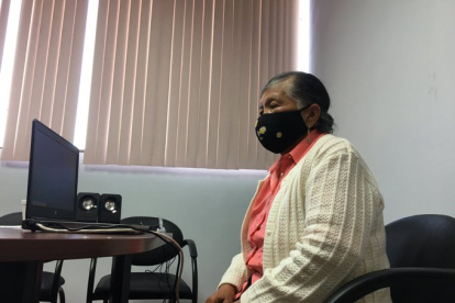 Zoila Chimbo, madre Luis Eduardo Guachalá, en una audiencia de 2020.