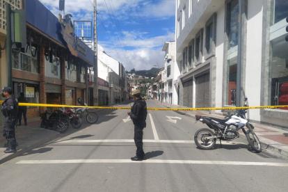 La Policía acudió al lugar y lo acordonó para evitar mayores riesgos. Al final resultó una falsa alarma.