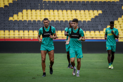 El volante Bruno Piñatares y Luca Sosa, defensa, serán titulares este miércoles ante Gualaceo en el estadio Monumental.