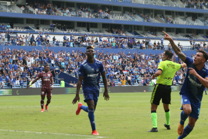 Alejandro Cabeza, delantero de Emelec, fue pieza clave en el reciente triunfo ante 9 de Octubre.