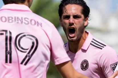 Leonardo Campana (d) ya suma cinco goles con la camiseta del Inter de Miami,