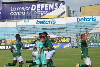 Orense dio un baile en el primer tiempo a Liga de Quito. En el segundo consolidó su victoria.