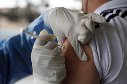 El primer ministro, Aníbal Torres, informó que la decisión se tomó en la reunión del Consejo de Ministros y se aplicará al día siguiente de la publicación del decreto en el diario oficial El Peruano, lo que puede suceder este jueves o viernes.