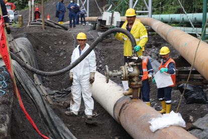 La obra tiene 330 metros de tubería nueva y está suspendida sobre el río Marker, en el sector Piedra Fina.