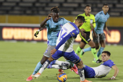 Encuentro entre Cumbayá VS Emelec por LigaPro en el estadio Atahualpa