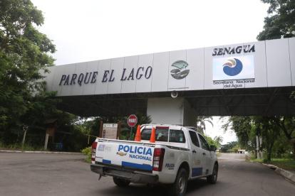 Escena. Personal de la Policía Nacional se encontraba custodiando el sitio ayer, alrededor de las 16:00.