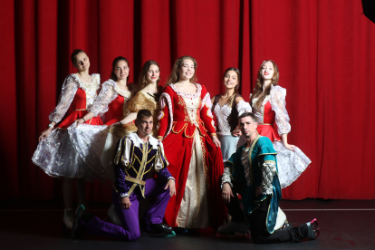 La Cenicienta y El Lago de los Cisnes son las dos obras que el público podrá disfrutar.