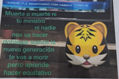 En la parte superior de la hoja constan los logotipos de banderas, en el lado derecho la de México y en el izquierdo la de Ecuador