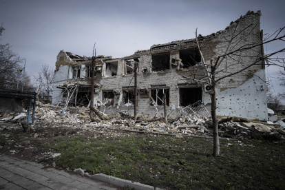 Dergachi. Tres personas murieron y siete resultaron heridas tras varios bombardeos rusos en la región de Járkov.