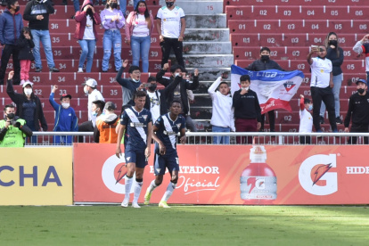 Foto del encuentro entre Liga de Quito y Mushuc Runa.