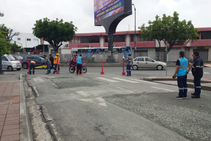 Obras Publicas trabaja bacheo de la Atarazana