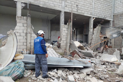 Ayuda humanitaria a familias afectadas por explosion y colapsos de viviendas