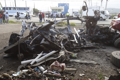 A las 03:00 de este lunes explotó un coche bomba justo al frente de la cárcel Regional de Guayas