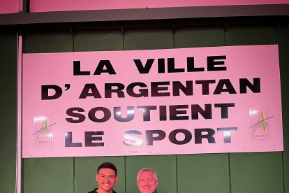Emiliano junto a Laurent Launay, director del club, su principal apoyo.