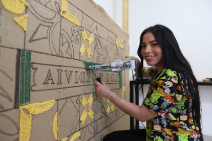 Ingrid Puruncajas es la creadora de Purungoods. Alfombras hechas a mano