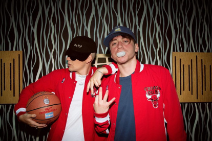 El video de Youtube se encuentra en el primer puesto de tendencias musicales en varios países.