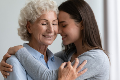 a madre representa el modelo femenino, como ser mujer; la maternidad, el amor a la vida.