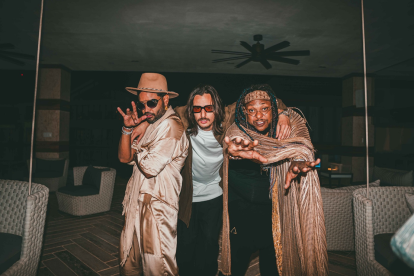 El dúo Zion y Lennox se juntaron con Danny Ocean para este tema que ya sobrepasa las 60,000 mil reproducciones en Youtube.