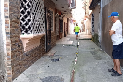 En la escena el suceso, los peritos de Criminalística encontraron una decena de indicios balísticos, que serán analizados para determinar si tienen relación con algún otro hechos violento.