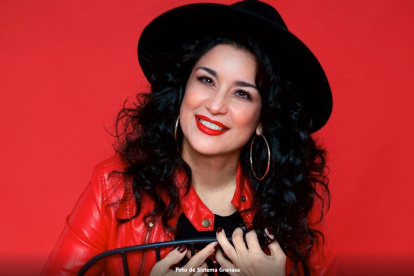 Al inicio de su carrera se convirtió en un ídolo para la juventud. El público la sigue aclamando.