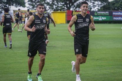 Entrenamiento de Barcelona antes de recibir a Lanús.