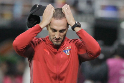 Zubeldía dejó su larga melena y la reemplazó por un corte casi al ras, en perfecta combinación con la madurez de la que presumió en la rueda de prensa.