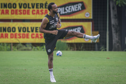 Leonai Souza será titular este miércoles con Barcelona frente a Lanús.