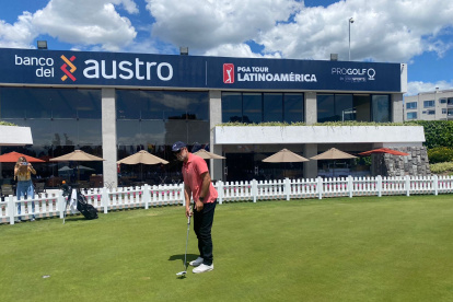 Gabriel Batistuta cambió la pelota de fútbol por la de golf. Aunque no es profesional, disfruta con cada buen golpe.