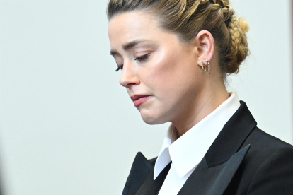 La actriz estadounidense Amber Heard durante una audiencia en el juzgado de circuito del condado de Fairfax, Virginia, EE.UU., 3 de mayo de 2022.