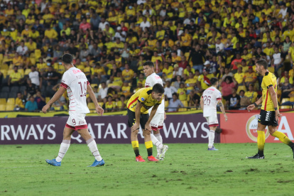 Barcelona no pasó del empate contra Lanús y es complicó su clasificación en Sudamericana.