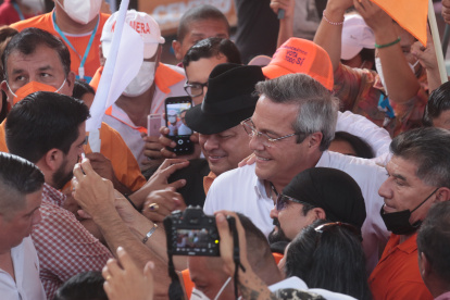 El periodista-político Jimmy Jairala lideró la convención nacional del movimiento Centro Democrático, en el coliseo River Oeste, en el suburbio de Guayaquil.