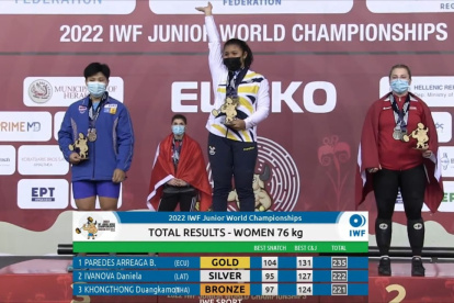 Bella Paredes durante la entrega de medallas.