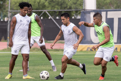 Guayaquil City tendrá a Matías Oyola en el arranque para medir a su exequipo.