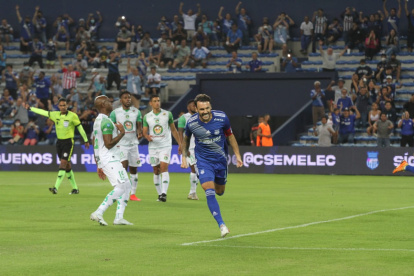 El Bombillo aumentó la ventaja al cierre de la primera etapa