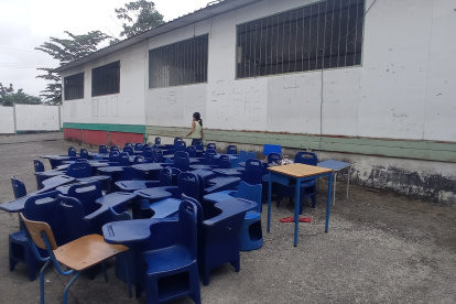 ESCUELAS QUE UTILZAN CONTENEDORES COMO AULAS, ESTÁN EN MAL ESTADO......FD: MIGUEL CANALES...4-04-2022